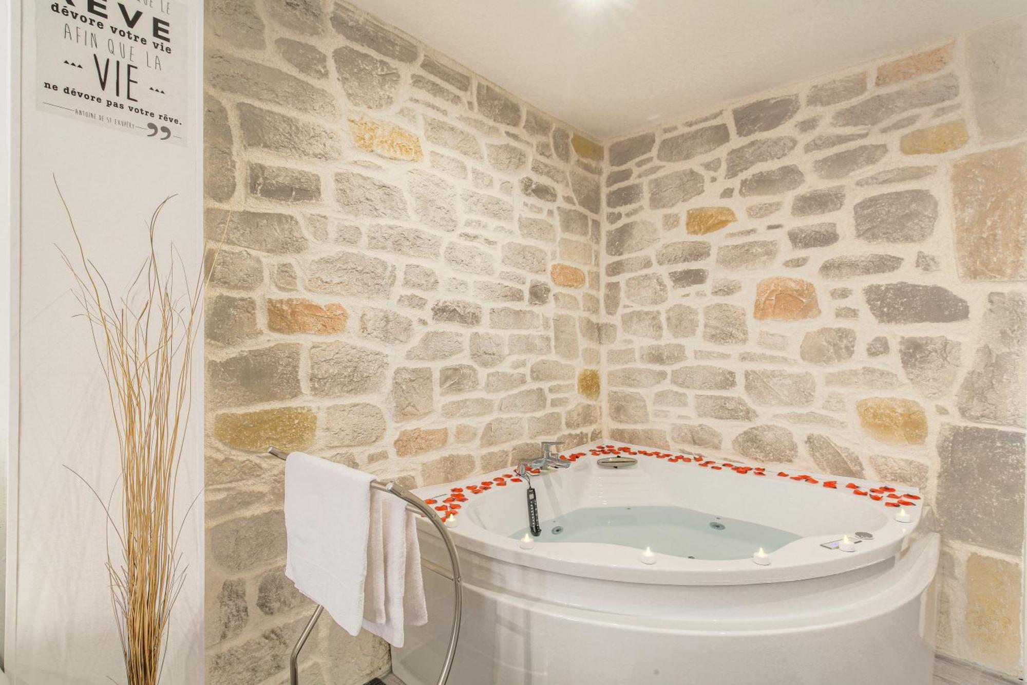 La Suite Neuvilloise Neuville-sur-Saône Exteriör bild